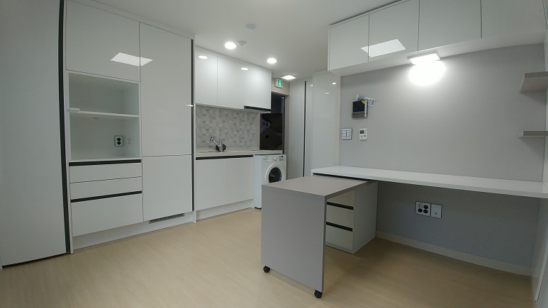Officetel near Ewha Womans Univ. Station