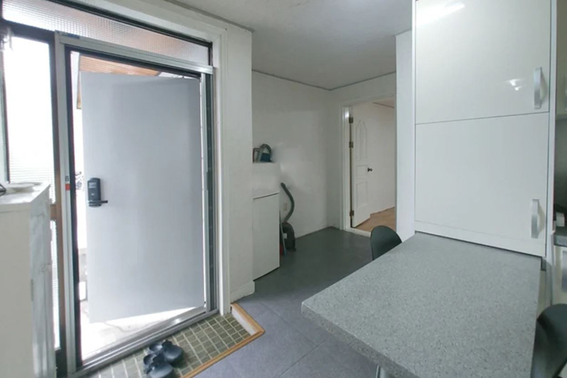Two-room home near Hoegi Station