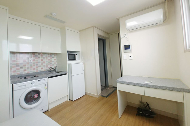 Studio near Yeongdeungpo-gu Office Station