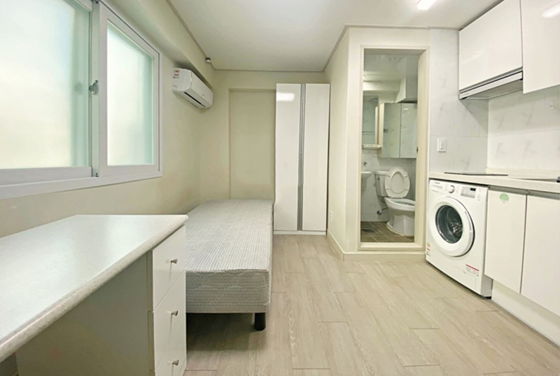 Studio near Ewha Womans Univ. Station