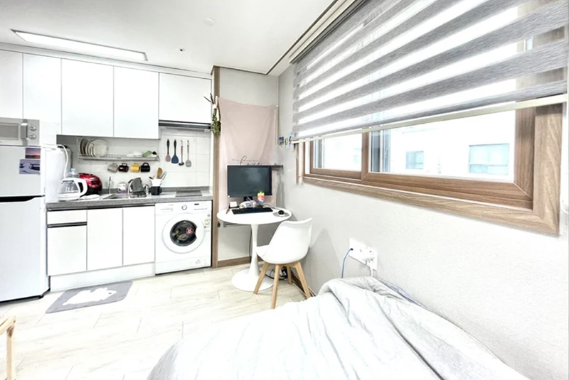 Studio near Sinseol-dong Station