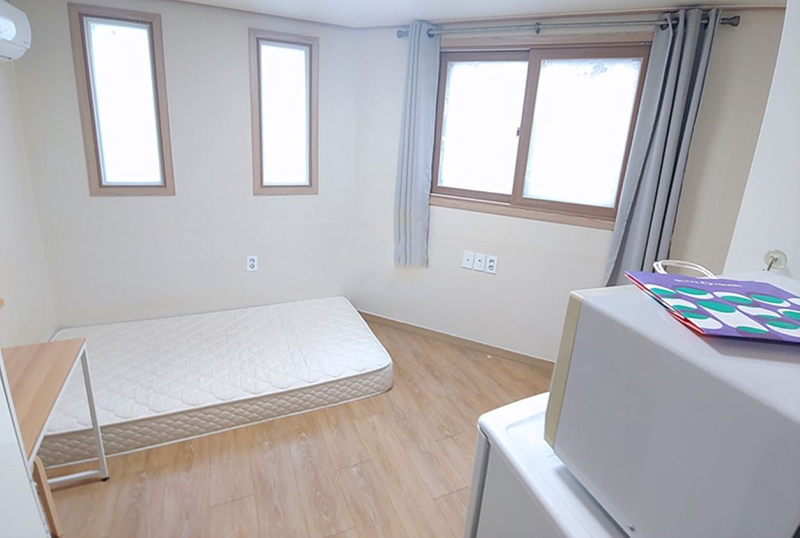 Studio near Sinseol-dong Station