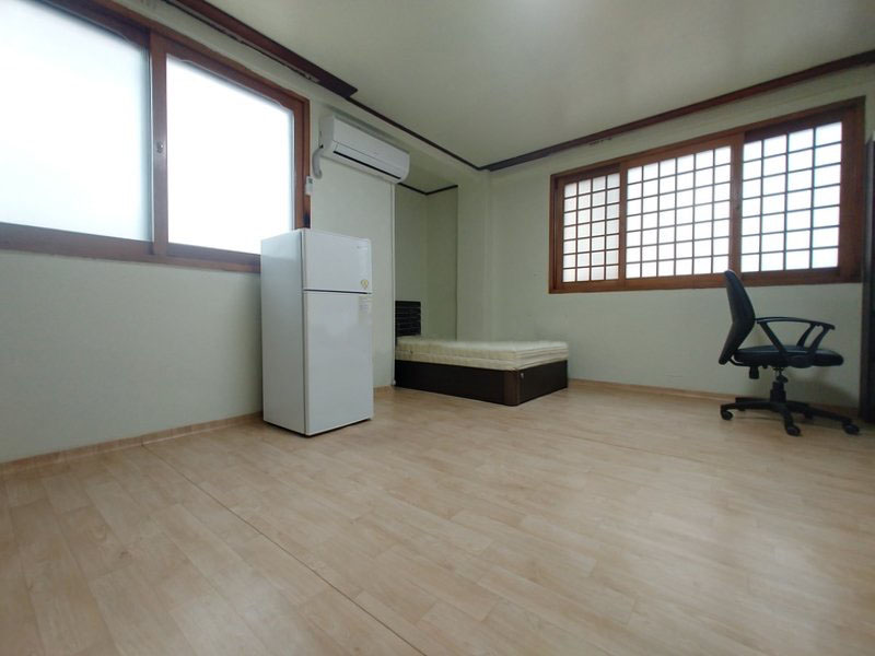 Studio near Ewha Womans Univ. Station