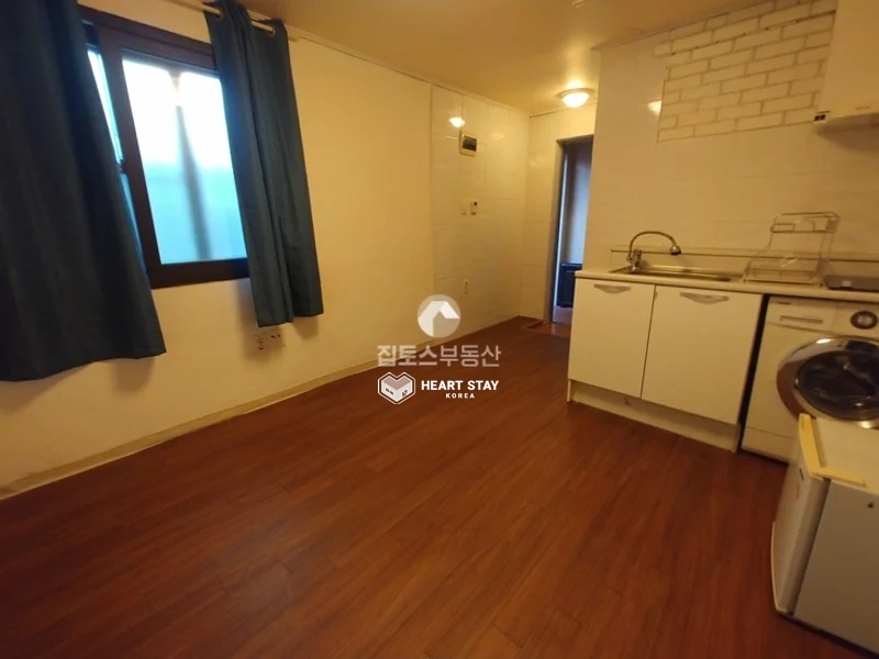 Studio near Children's Grand Park Station