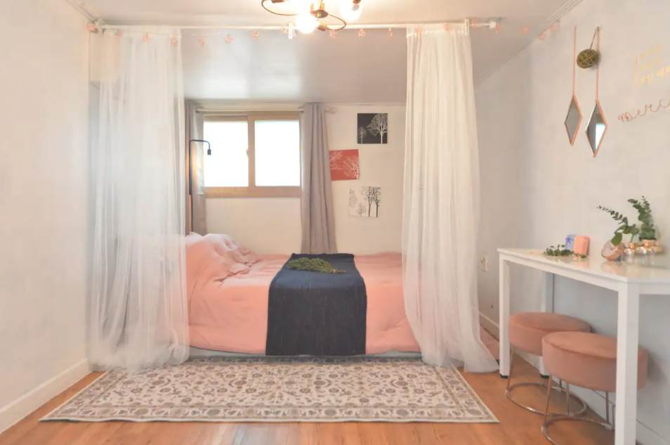 Apartment near Hongik Univ. Station