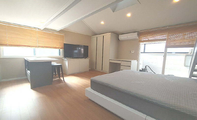 Studio near Seonjeongneung Station