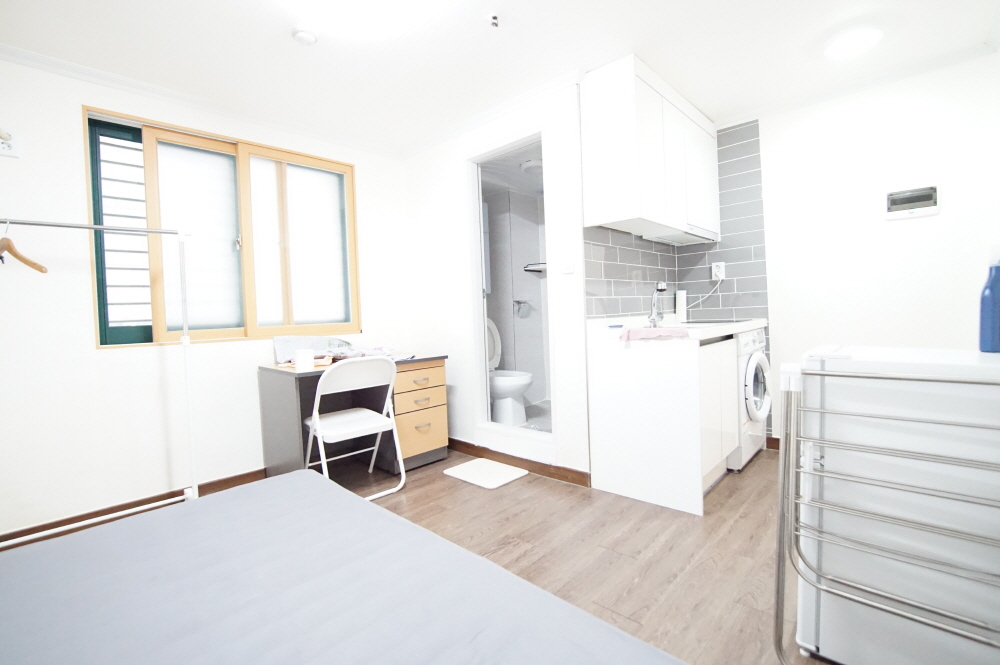 Studio near Ewha Womans Univ. Station
