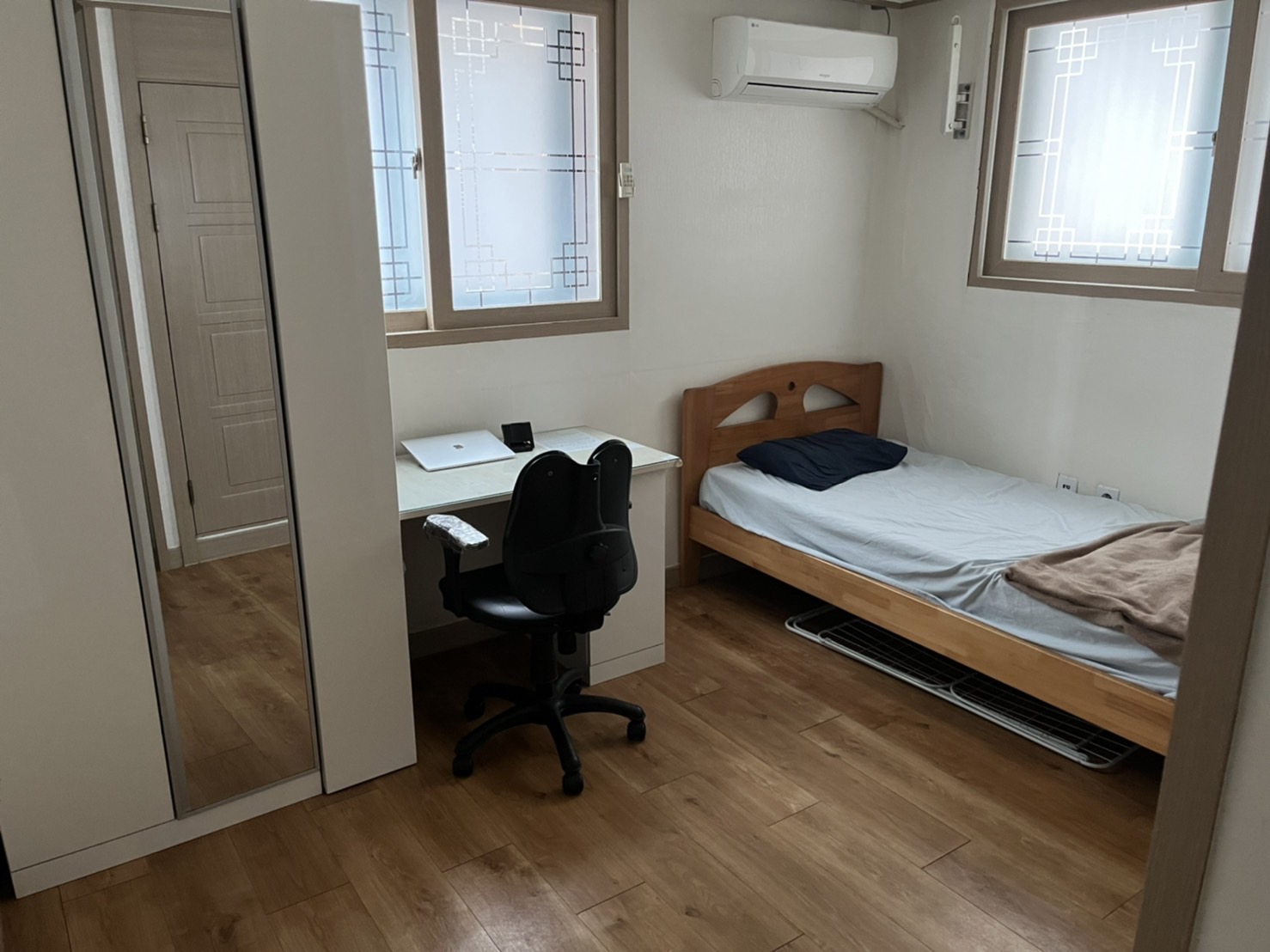 Studio near Hoegi Station
